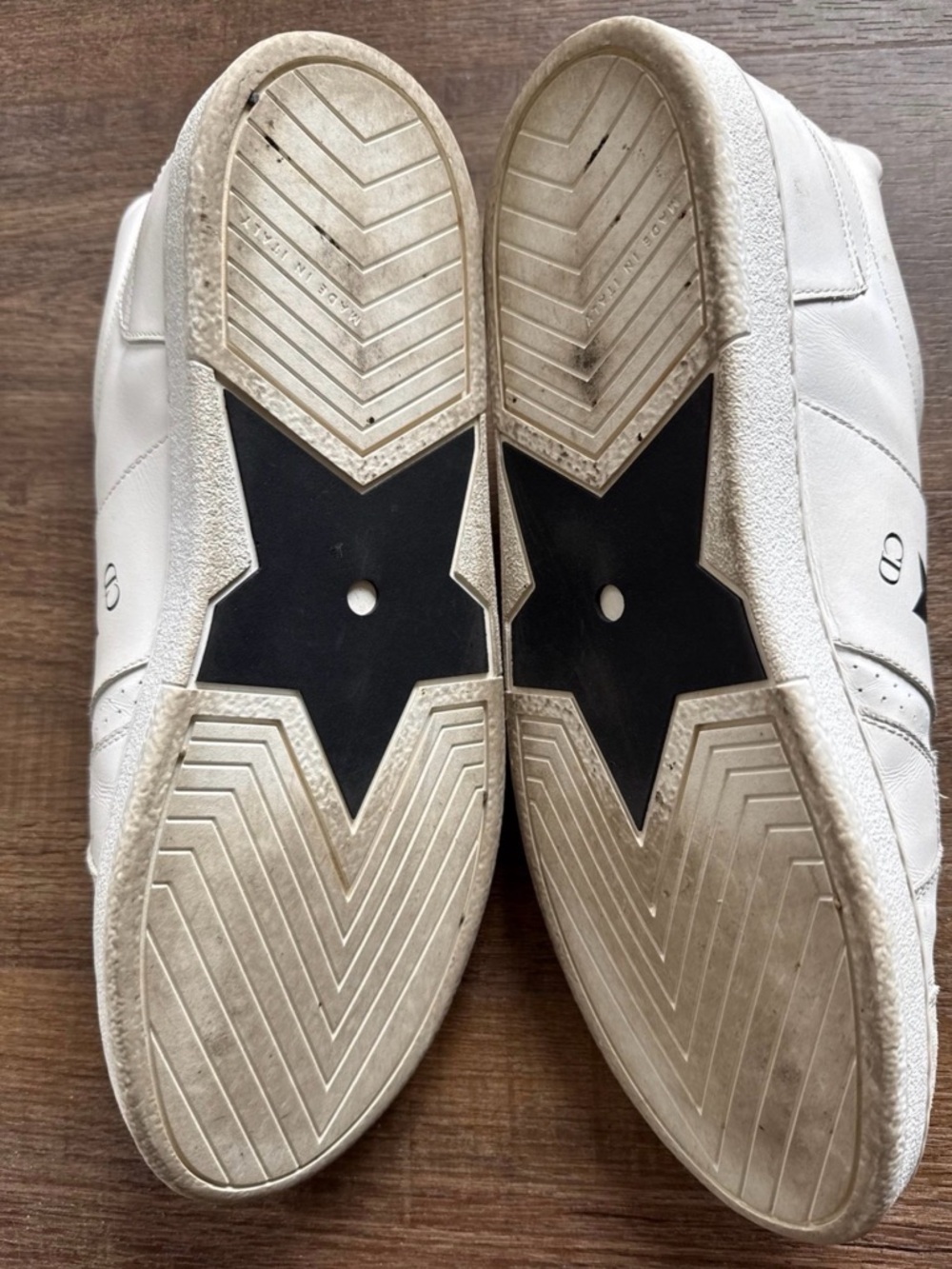 Dior White Lace-Up Sneakers with Black Star Motif - Picture 5 of 8